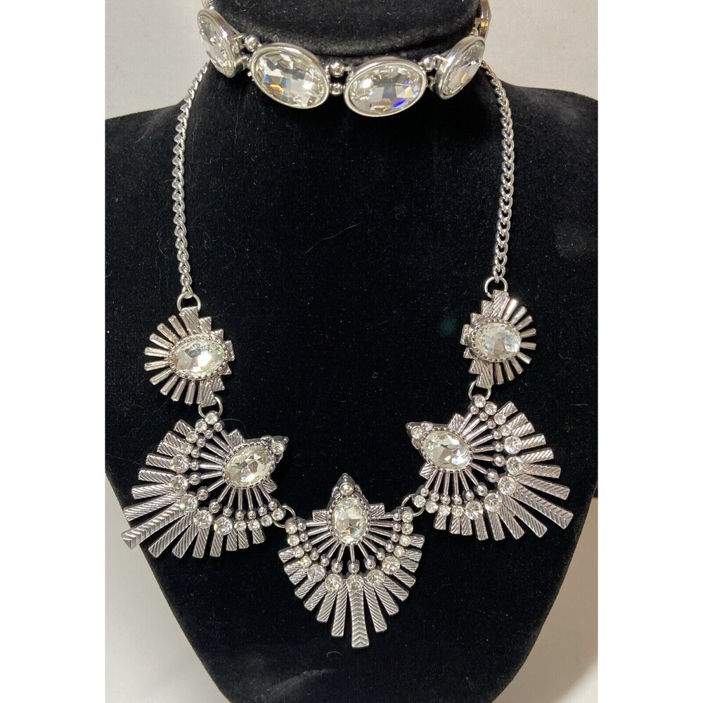 Silver Tone Metal & Rhinestone Bib Statement Necklace 17”, W/ Bracelet